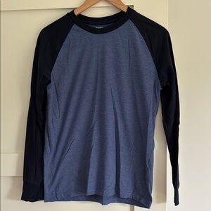 Old Navy Men’s Long Sleeve T-Shirt Small